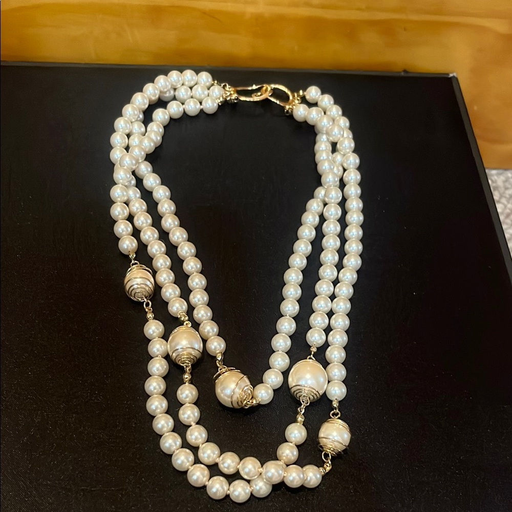 Elegant 3 Strand Pearl Necklace - Picture 3 of 5